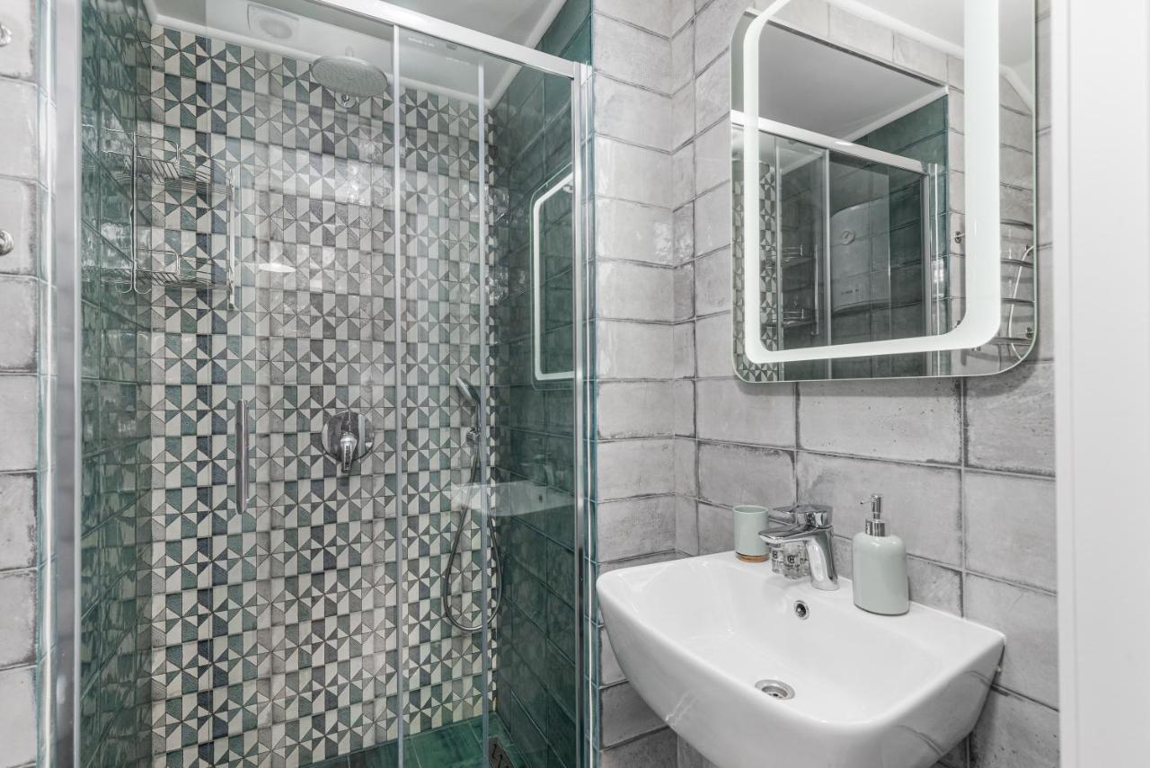 Apartments On Chaykovskogo 16 โอเดสซา ภายนอก รูปภาพ